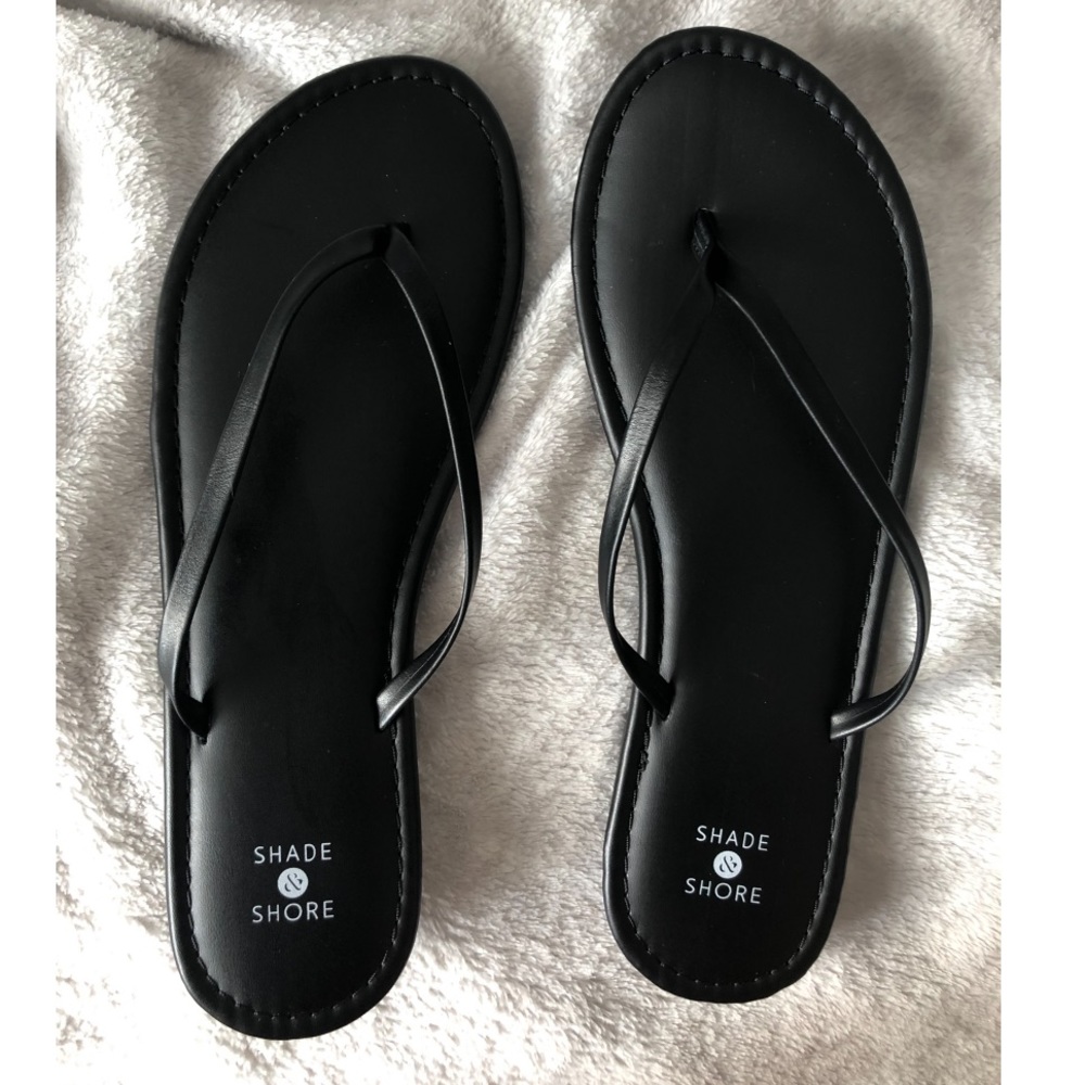 Faux leather flipflops